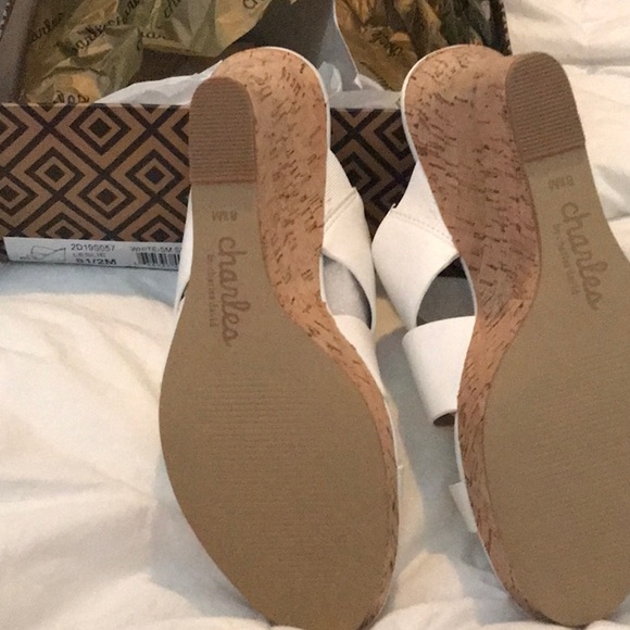 New in Box Charles David Wedges - Picture 5 of 6
